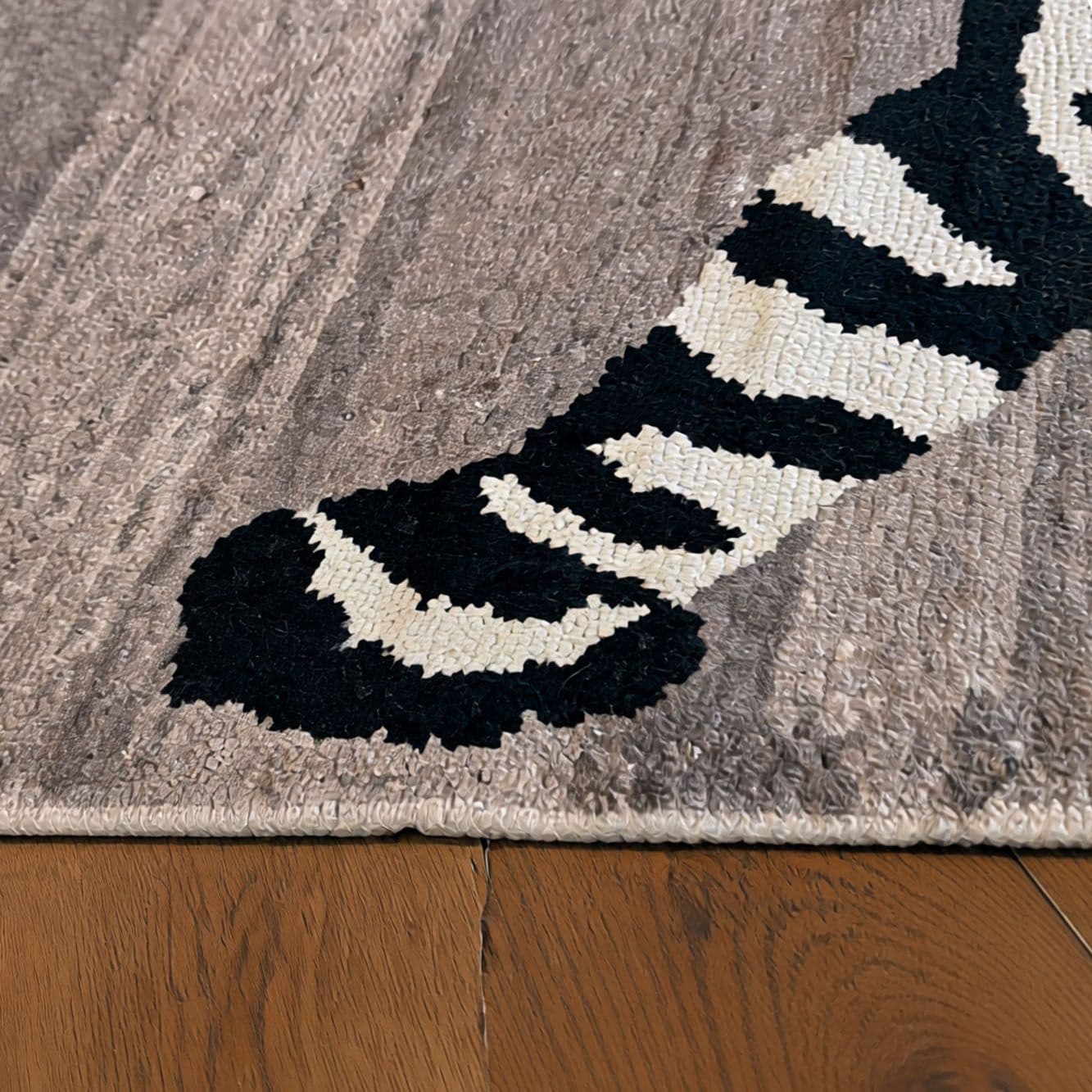 OUSHAK TIGER GREY&BLACK 210X342