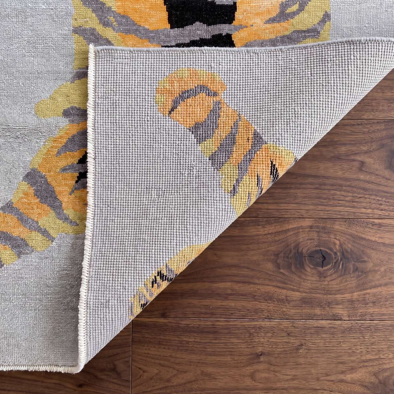OUSHAK TIGER WHITE&PEACH 184X230