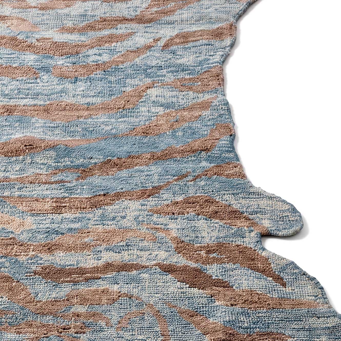 OUSHAK TIGER EMPTY BLUE 220X326