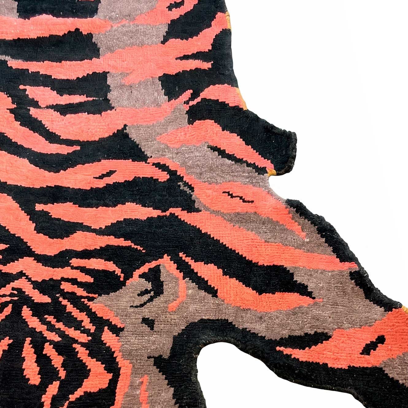 OUSHAK TIGER EMPTY PINK 225X330