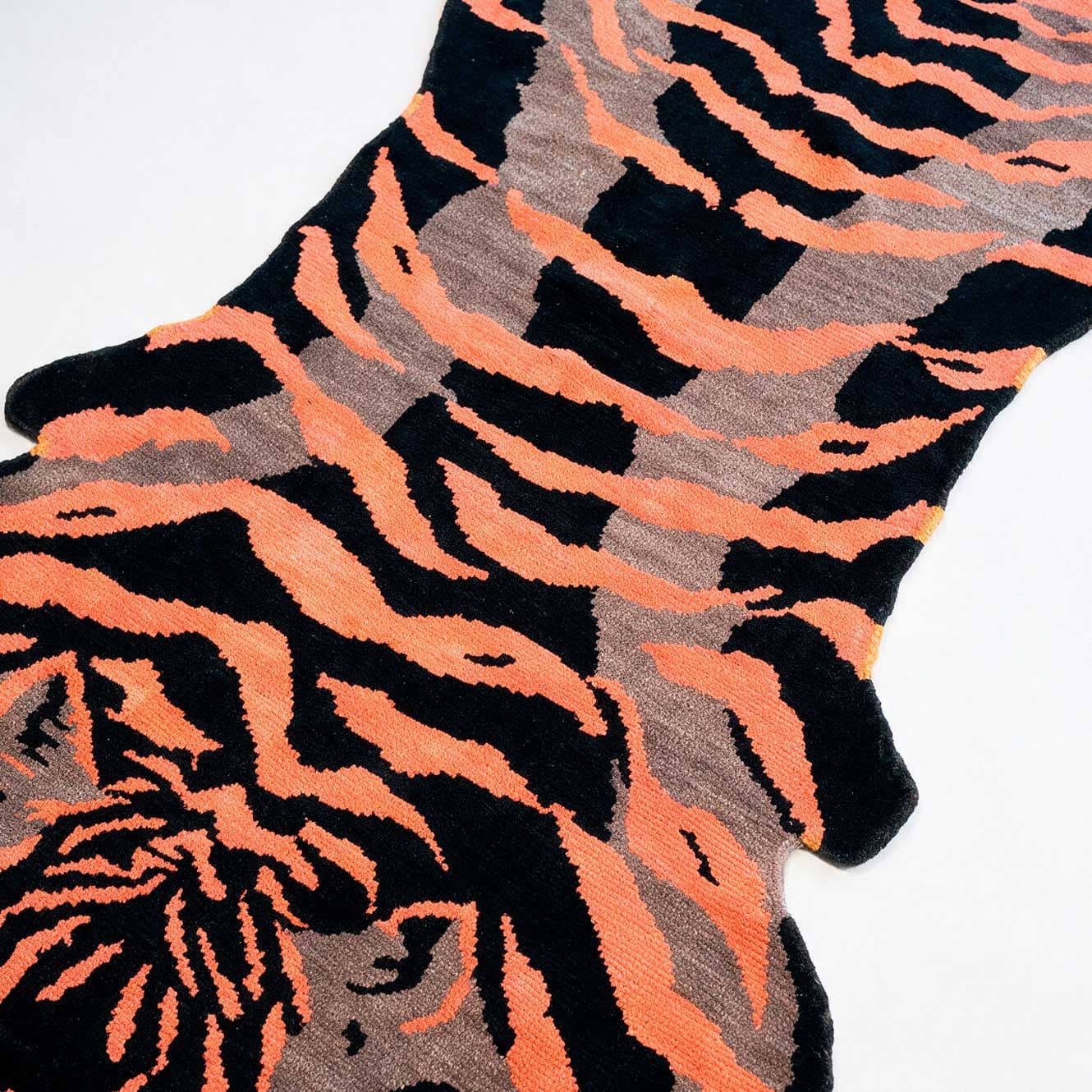 OUSHAK TIGER EMPTY PINK 225X330
