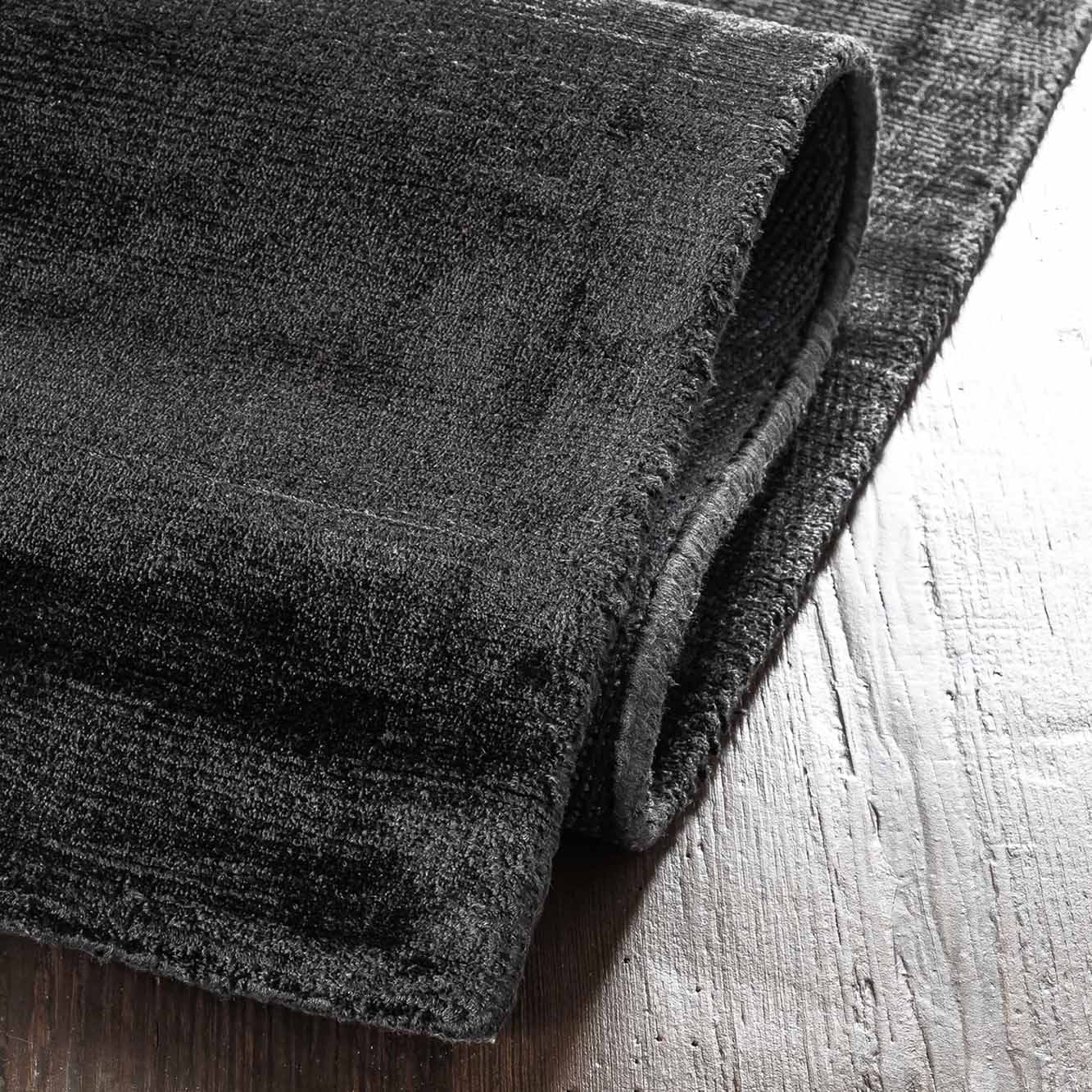 SILKY DISTRESSED - NEGRO