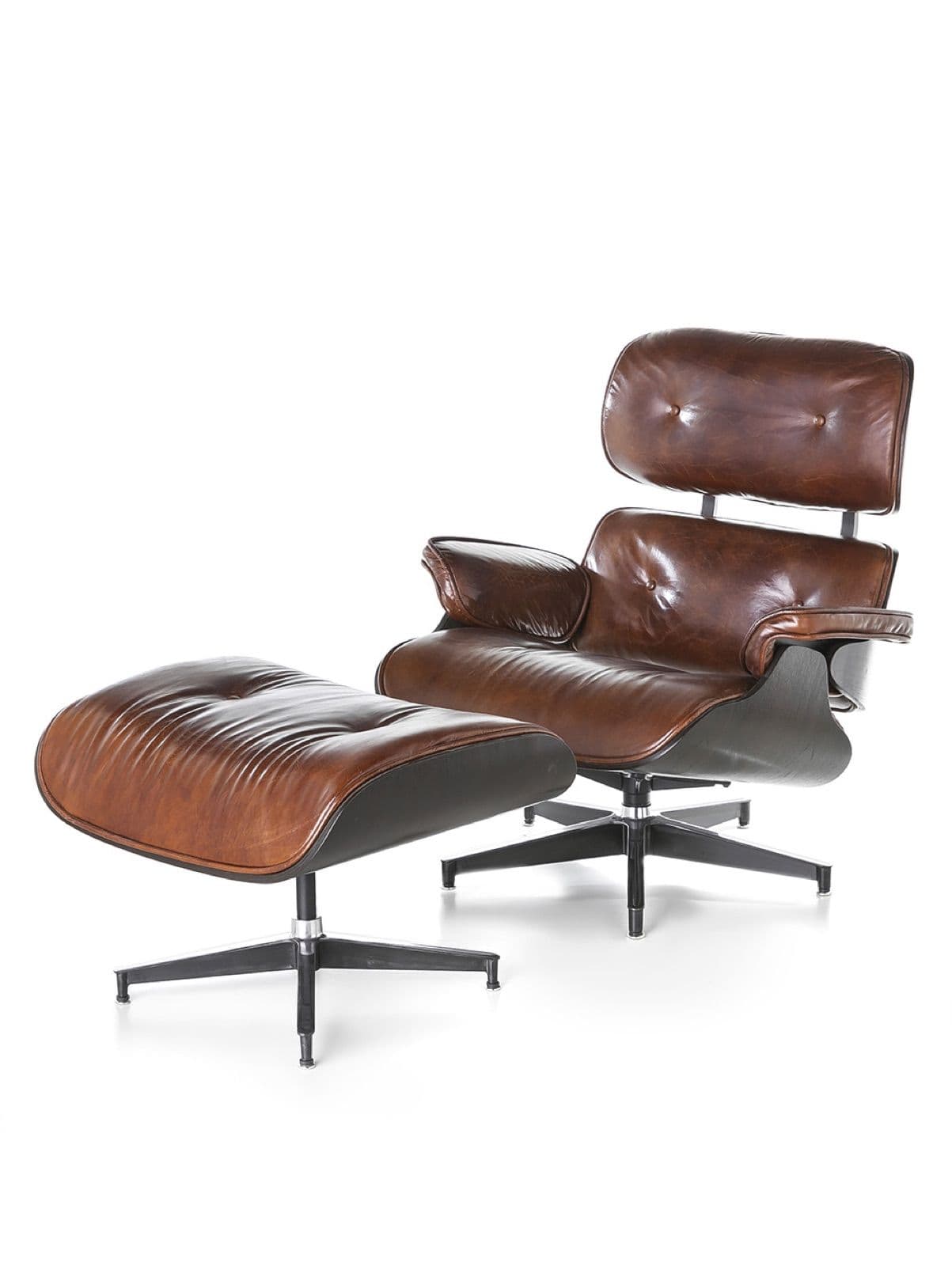 SILLON Y OTOMANA EAMES CUERO MOCCA