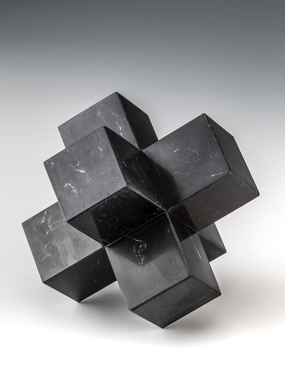 ADORNO CROSS MARBLE BLACK